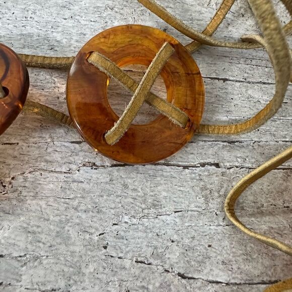 Vintage Lucite Mod Woven Leather Belt 1960s - Picture 3 of 8